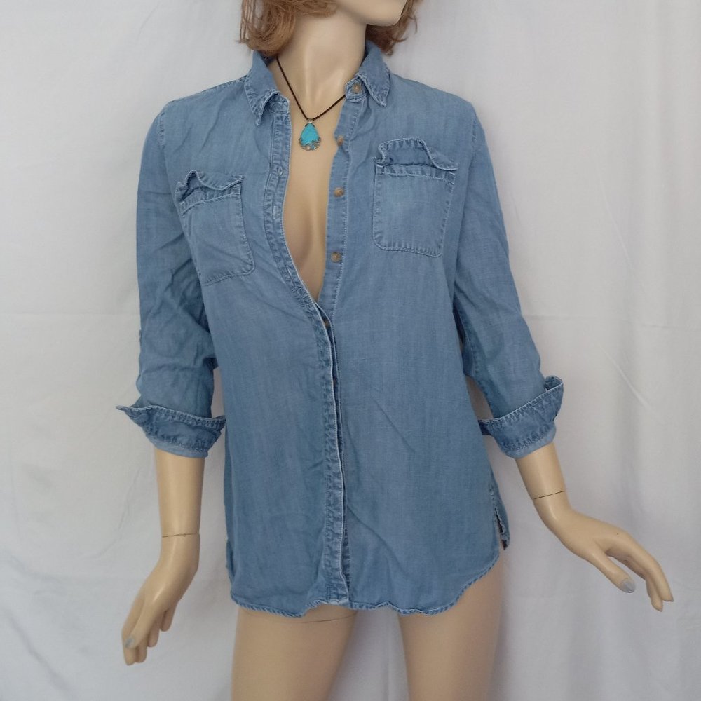Chico's Petite Small (PS) 100% Lyocell Denim Button-Up Shirt Soft Lightweight - Picture 3 of 5